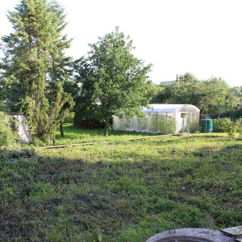 ŠALIA LAPIŲ GEOMORFOLOGINIO DRAUSTINIO TERITORIJOJE, PARDUODAMAS 2 AUKŠTŲ 150 KV.M MŪRINIS NAMAS SU 6 ARŲ SKLYPU