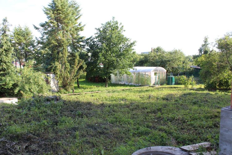 ŠALIA LAPIŲ GEOMORFOLOGINIO DRAUSTINIO TERITORIJOJE, PARDUODAMAS 2 AUKŠTŲ 150 KV.M MŪRINIS NAMAS SU 6 ARŲ SKLYPU